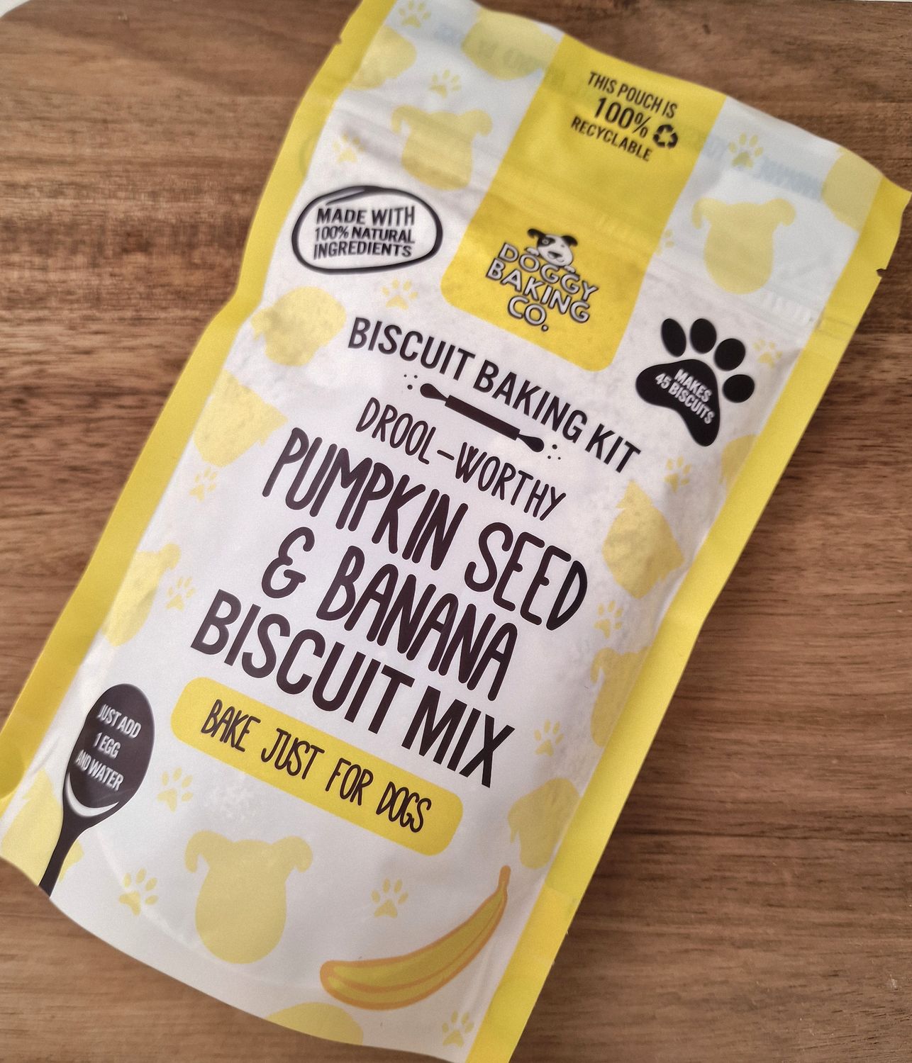 PUMPKIN SEED & BANANA BISCUIT DOGGY POUCH