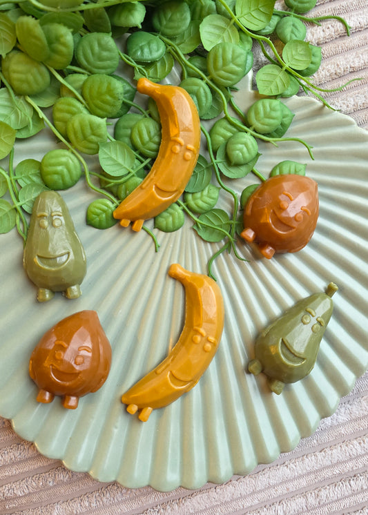 Pluto's Fruity Friends (small) 🍑🍐🍌