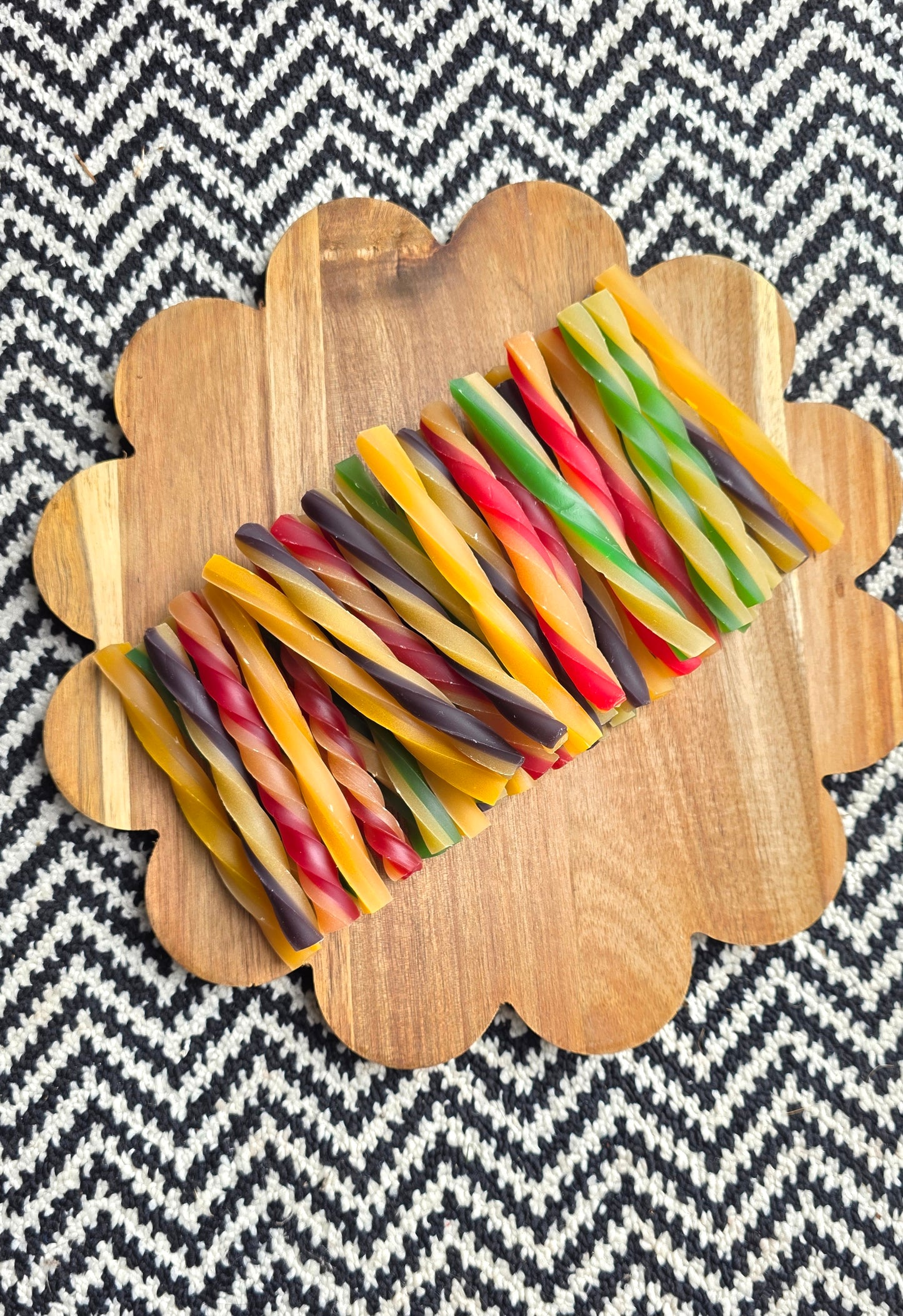 Fruity twirl chews 500g approx 40 pieces 🍓🍐🍏🍌